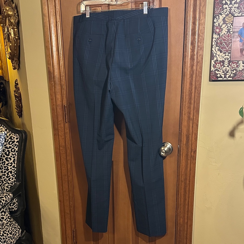 NWT Women’s Navy Plaid Dress Pants from Banana Republic, size 14 - Picture 6 of 7